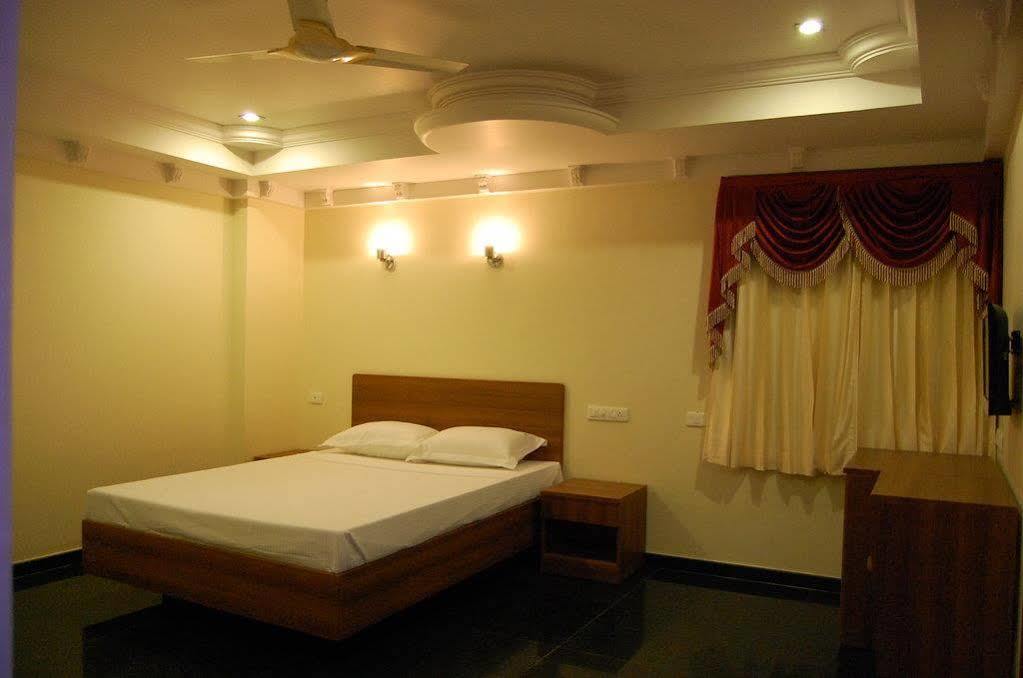 Hotel Royal Sathyam Tiruchirappalli Zewnętrze zdjęcie